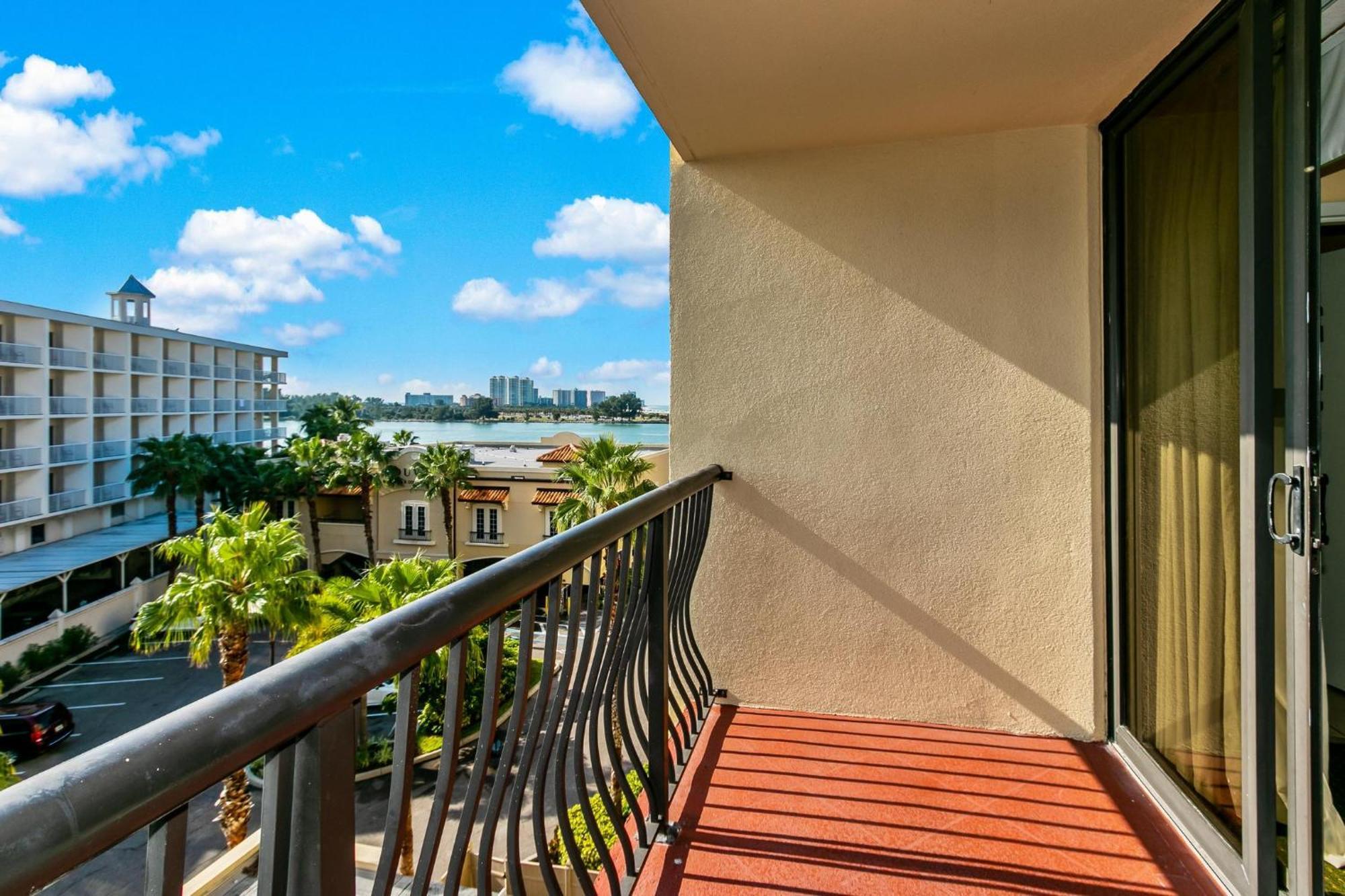 Holiday Inn & Suites Clearwater Beach By Ihg Exterior foto